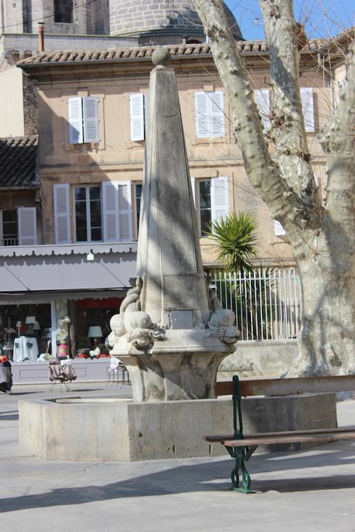 Mas De Valrugues Holifrance Aparthotel Saint-Remy-de-Provence Exterior photo